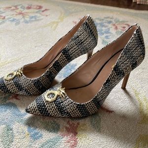 Size 9. Louise er Cie heels